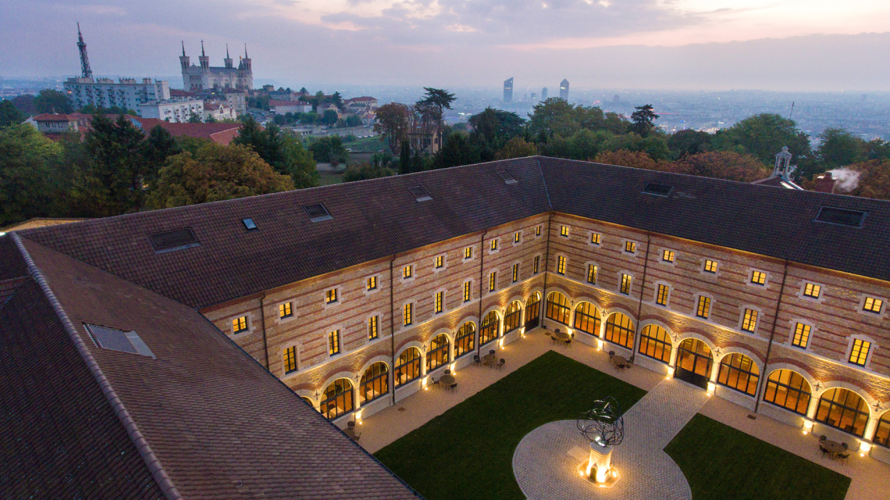 Copyright èhotels communication