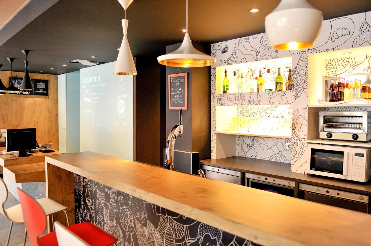 Copyright @ibislyoncentre