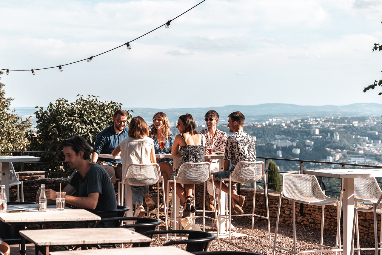 Copyright Seasons Production