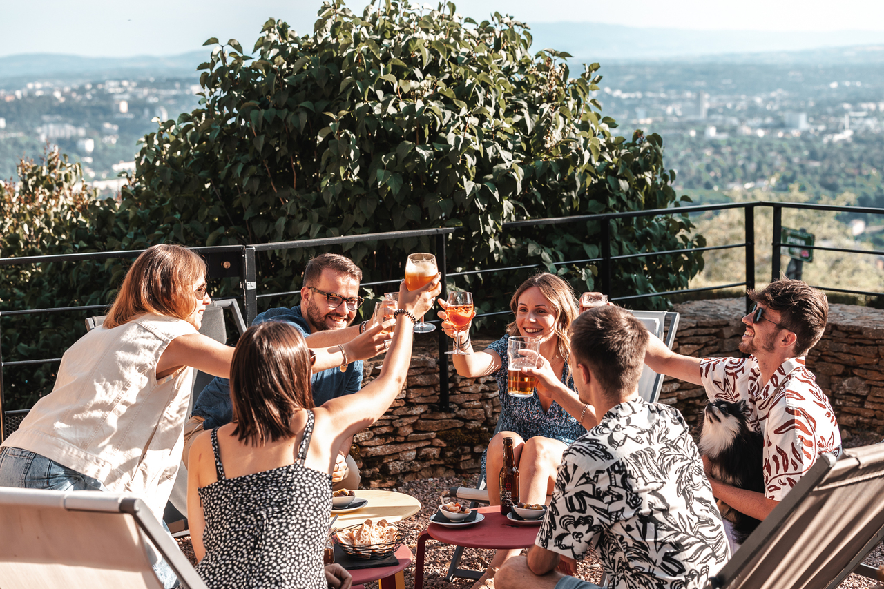 Copyright Seasons Production