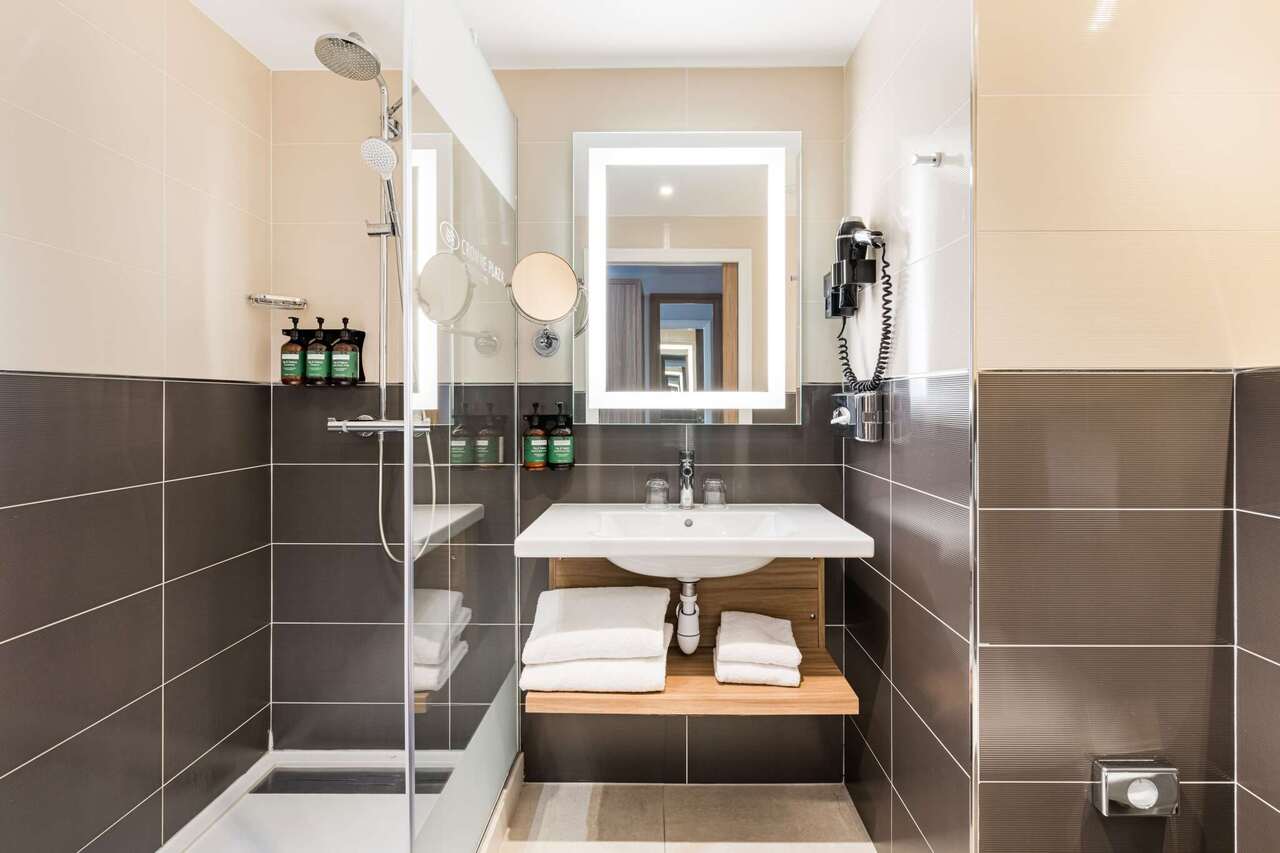 Copyright Copyright © 2025 Marine Piolat