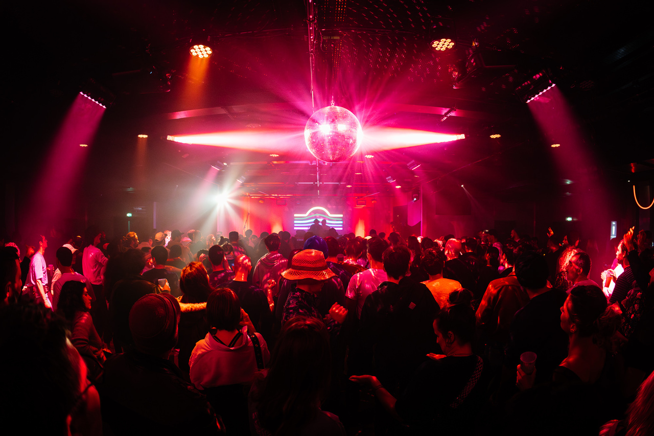 Copyright William Chareyre