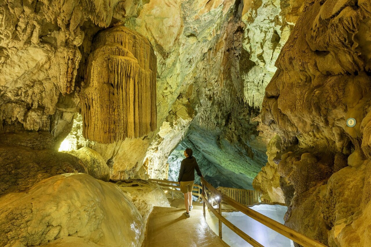 Copyright Godin - Grottes du Cerdon