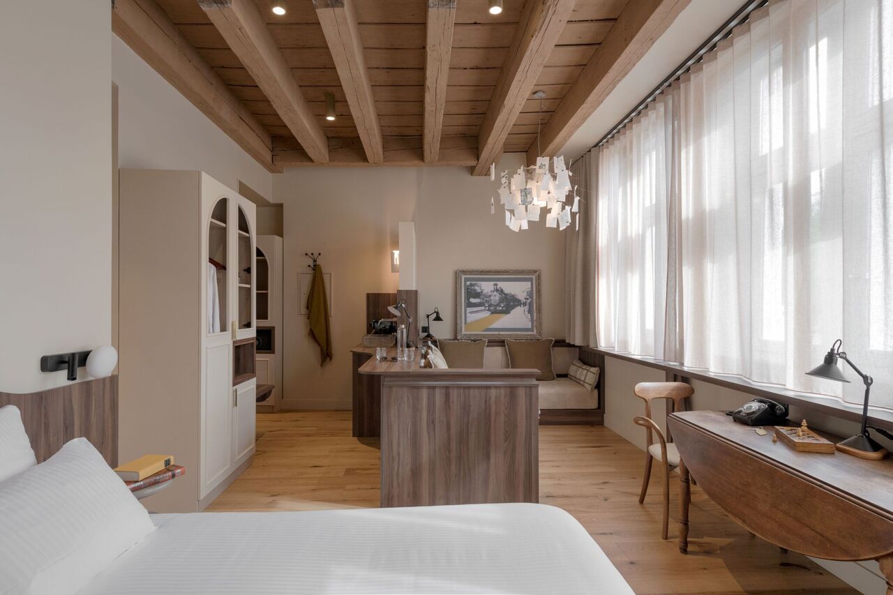 Copyright Sabine Serrad