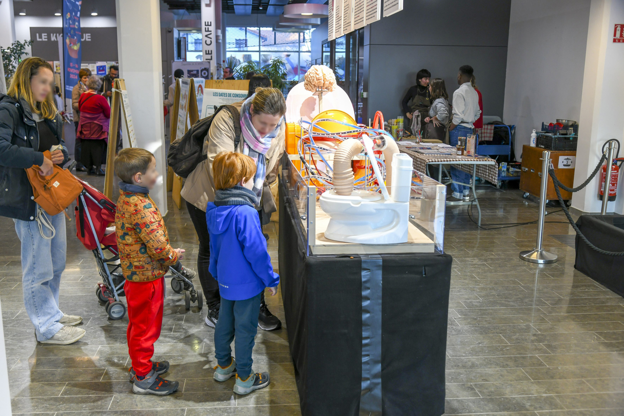 Copyright © ARCHIVES VILLE DE BRON