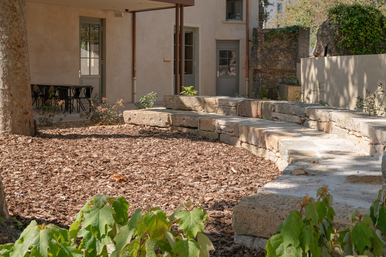 Copyright Sabine Serrad