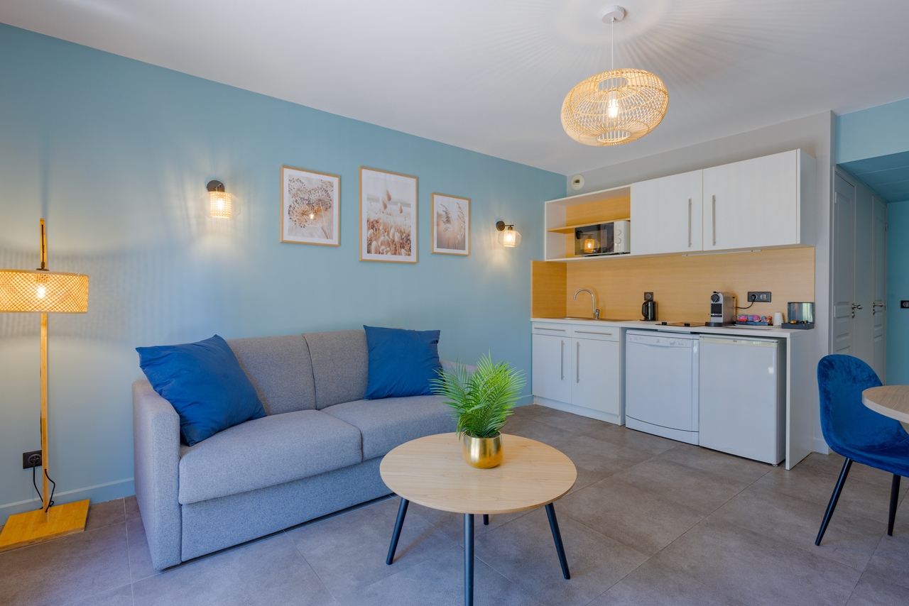 Copyright Baptiste de Izarra