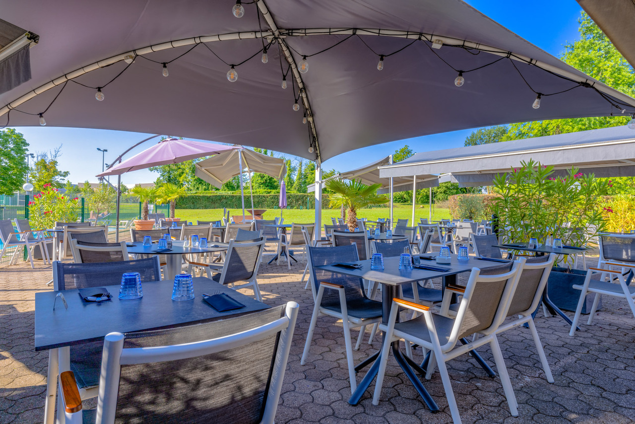 Copyright Baptiste de Izarra