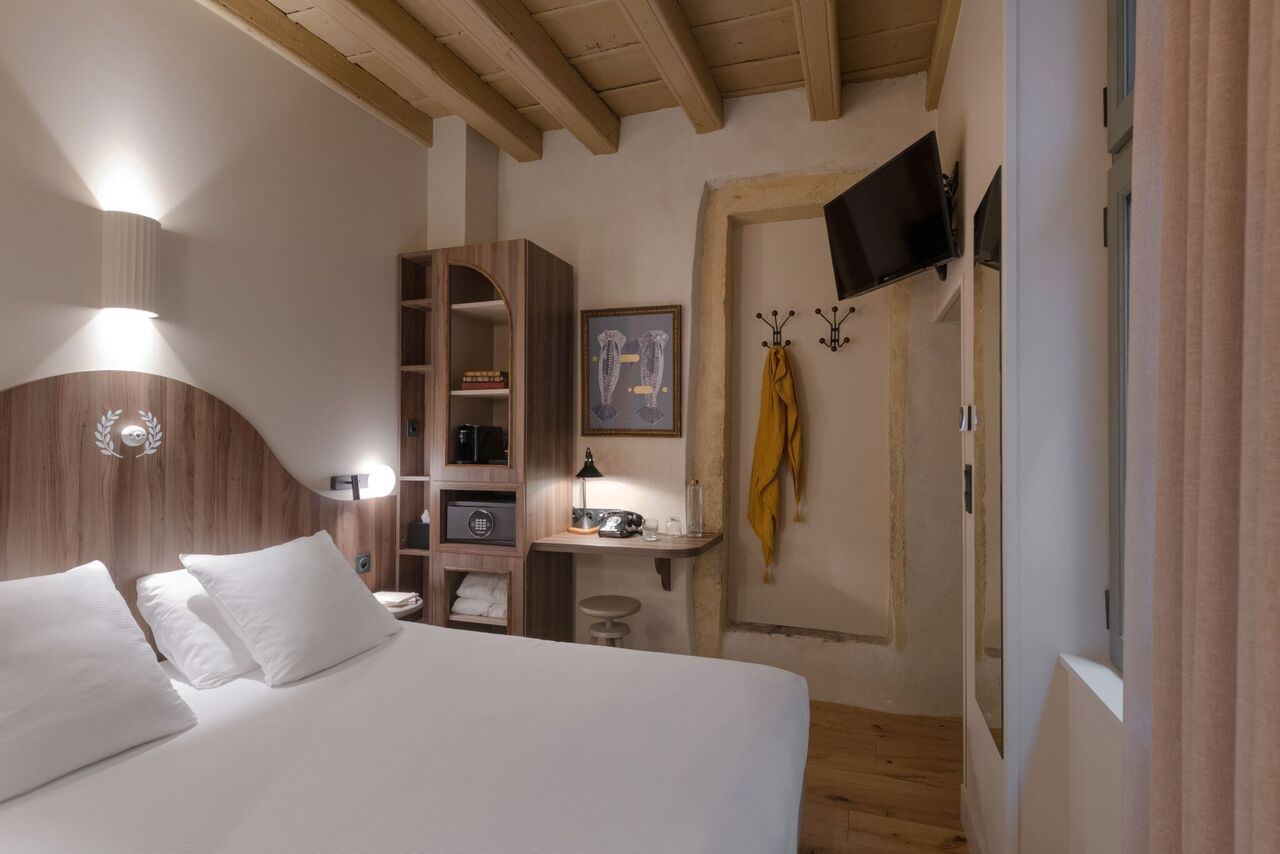 Copyright Sabine Serrad