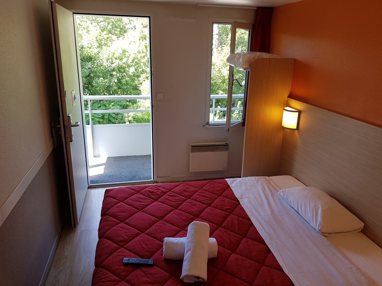 Copyright PREMIERE CLASSE TASSIN