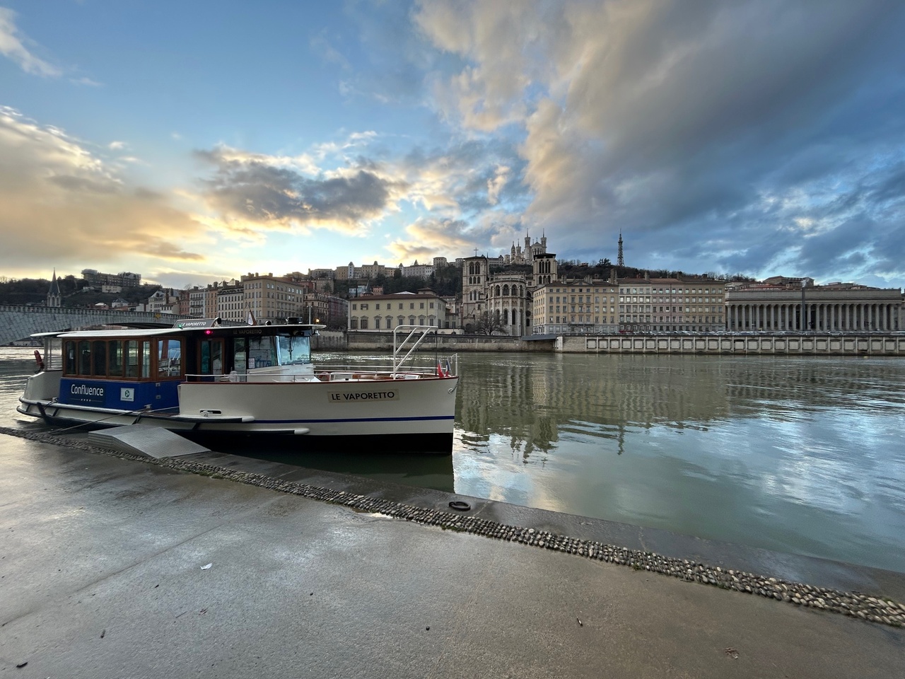 Copyright Les yachts de lyon