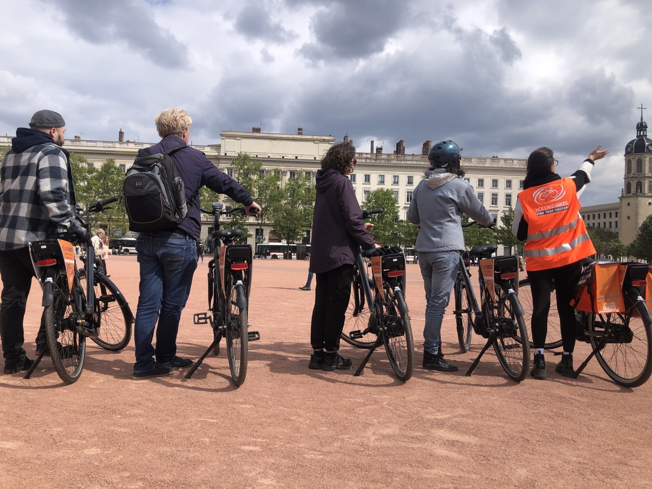 Visite des Incontournables de Lyon sur un confortable velo Hollandais Office du tourisme de Lyon