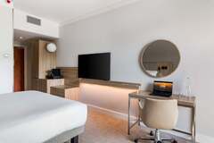 Copyright Copyright © 2025 Marine Piolat