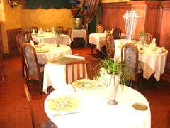 Copyright http://www.laubergedelavallee.com/Restaurant-auberge-de-la-vallee-gastronomie_fr