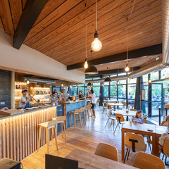 Bar & Restaurant