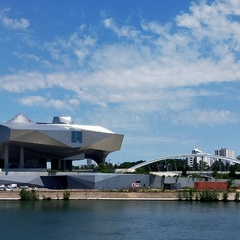 Lyon City tour Confluences Musee 1