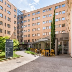 Cour "Le Forum"