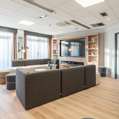 Salon lounge