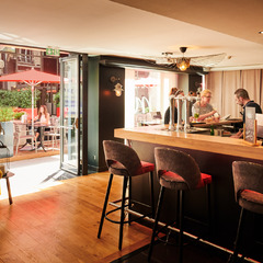 Carrousel Bar