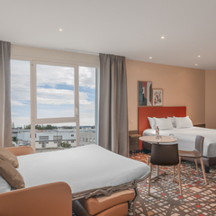 Chambre avec canapé-lit