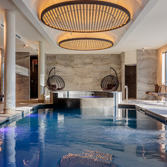 Piscine intérieure du Spa by Sothys