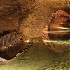 Lac souterrain des Grottes de La Balme