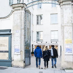 01 - Entrée de la Fondation Bullukian