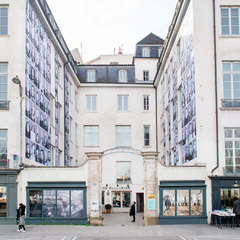 Entrée de la Fondation Bullukian
