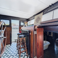 Sur l'eau : Péniche Mya'More_Sainte-Colombe
