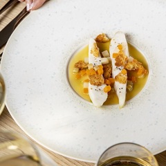 Aiguillettes de bar à l'assiette, extraction de céleri montée au beurre