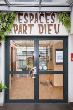 Copyright maRiophotos