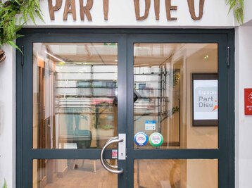 Copyright maRiophotos