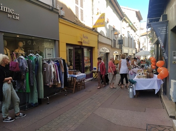 Copyright CentreNeuville