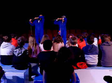 Copyright Les Guepes Rouges