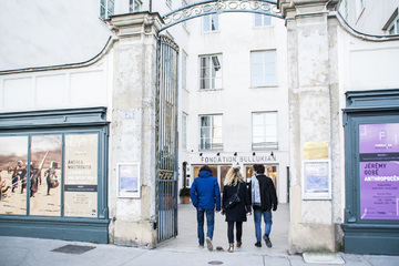 01 - Entr&eacute;e de la Fondation Bullukian