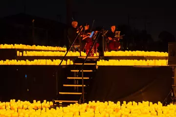 DroneArt Show : La musique qui illumine la nuit_Bron