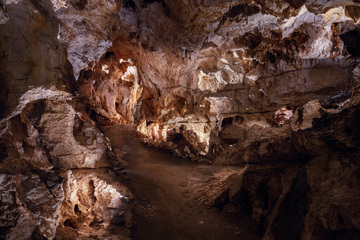 Grotte de Tha&iuml;s