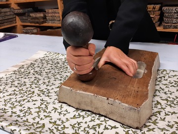 Imprimez votre carré de soie traditionnel lyonnais