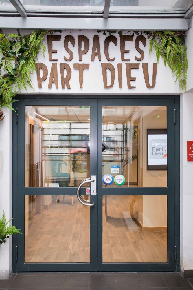 Copyright maRiophotos