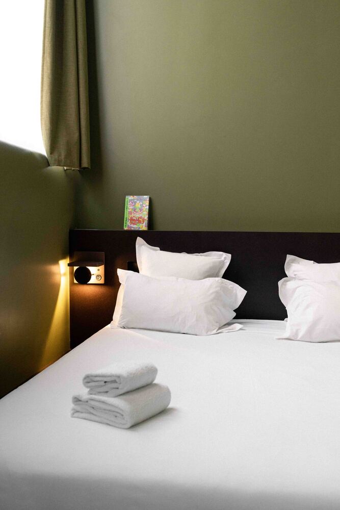 Copyright Laurence Revol