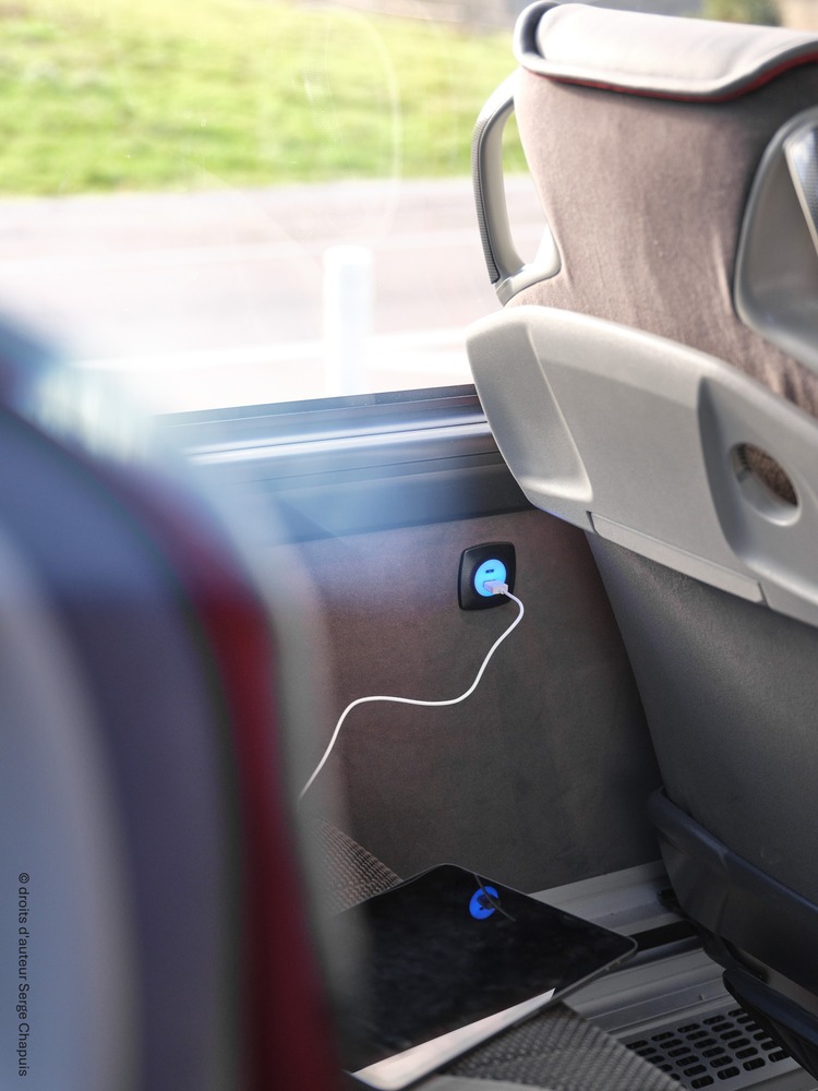 Copyright Serge Chapuis